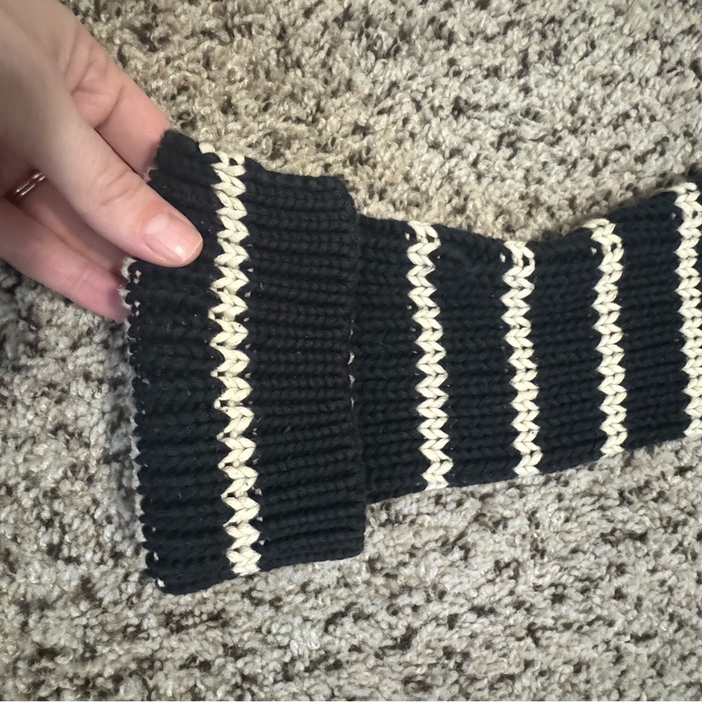Vintage Striped Black and Cream Sweater 100% cotton size XL - Picture 8 of 9